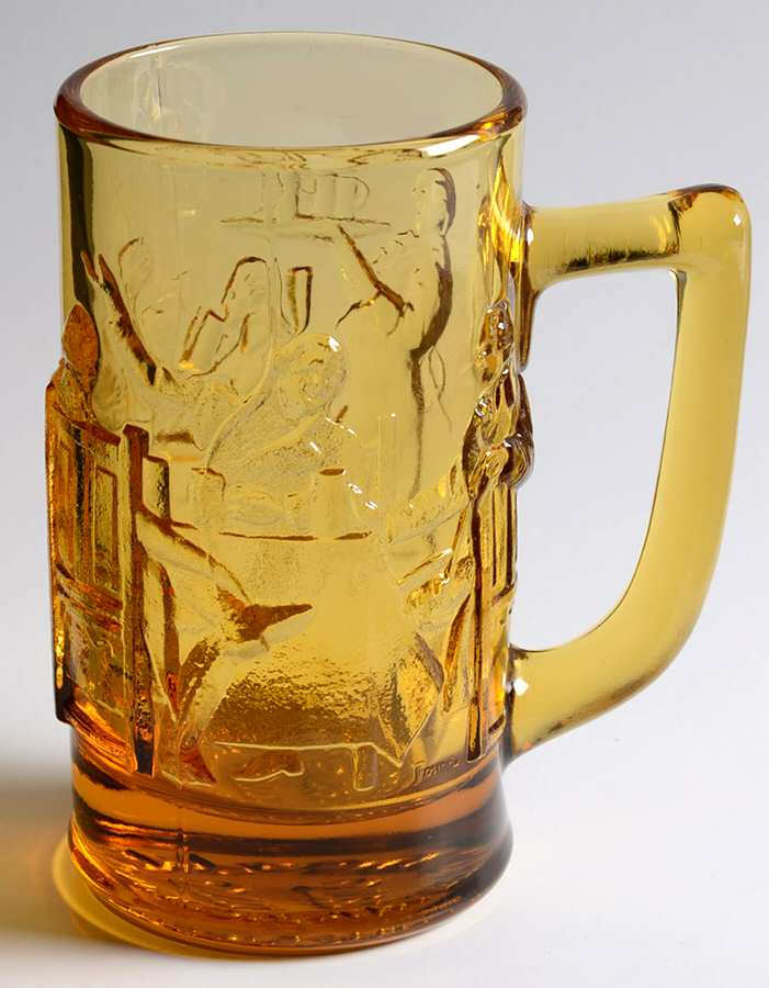 Animals & Figurines Tankard by Fostoria-1