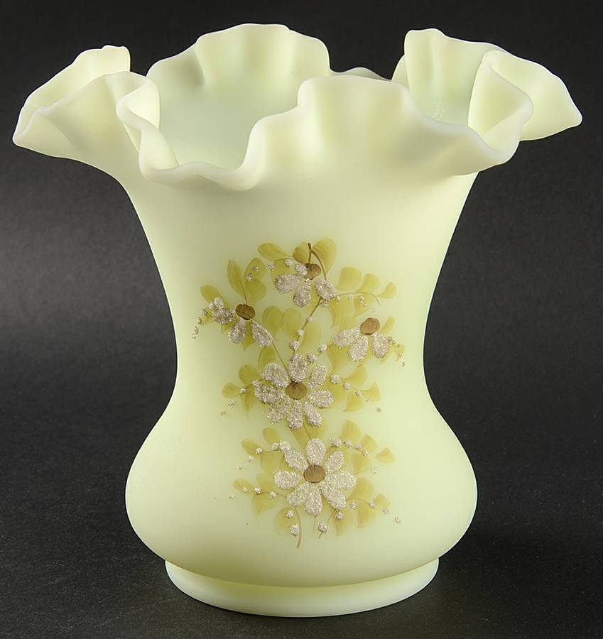 Daisies on Custard 7" Flower Vase by Fenton-1