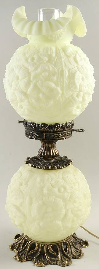 Poppy Custard (Satin) Gone with the Wind Electric Lamp by Fenton-1