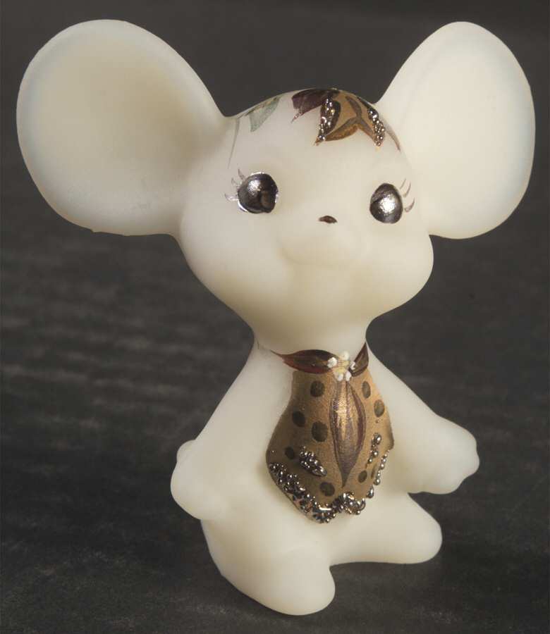 Poinsettia Glow Mouse Figurine by Fenton-1