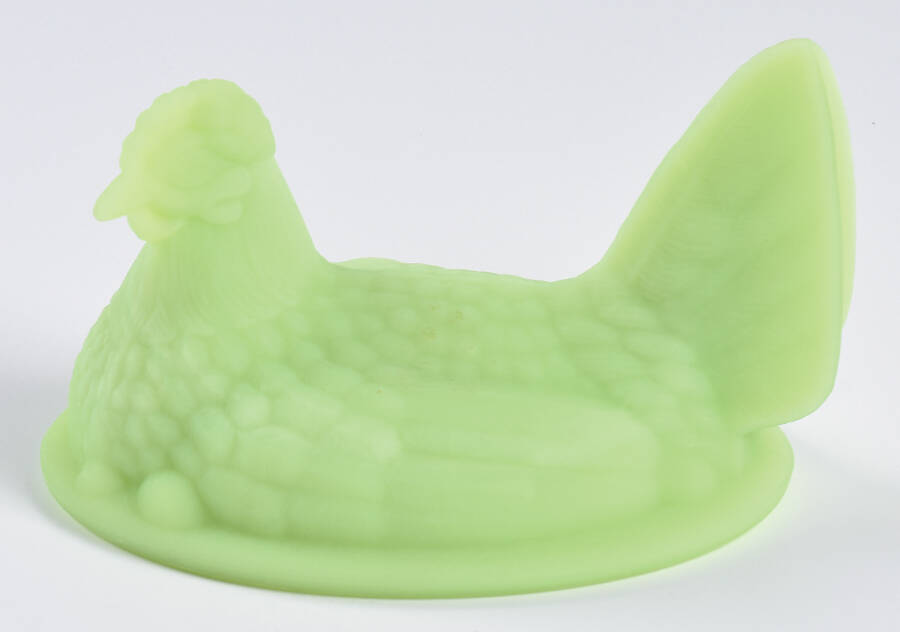 Animals and Figurines (Non Decorated) Lid for 5" Hen on Nest by Fenton-1
