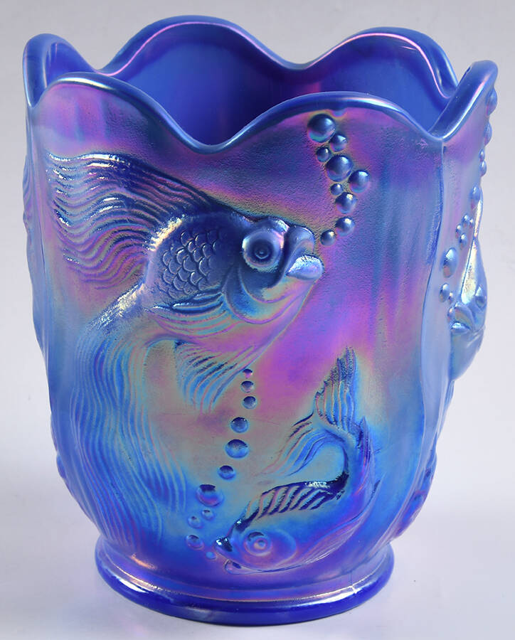 Animals and Figurines (Non Decorated) #5150 Atlantis Vase by Fenton-1