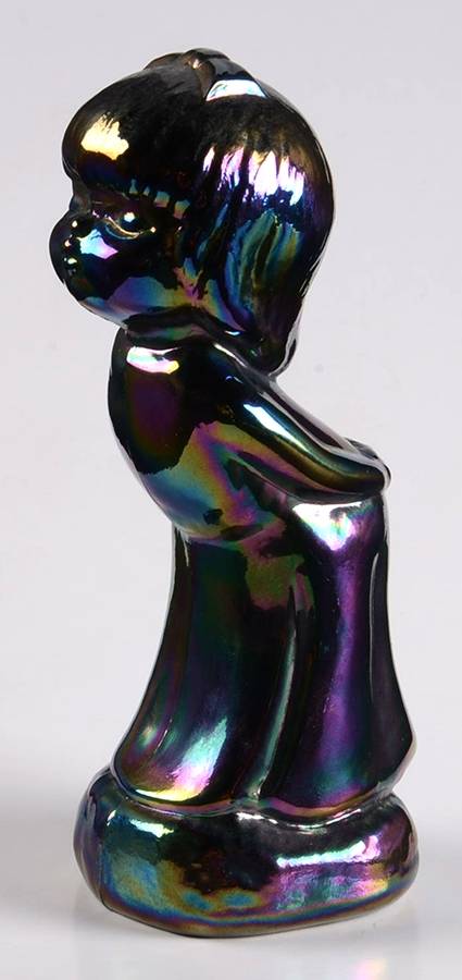 Animals and Figurines (Non Decorated) #5101 Kissing Girl by Fenton-1