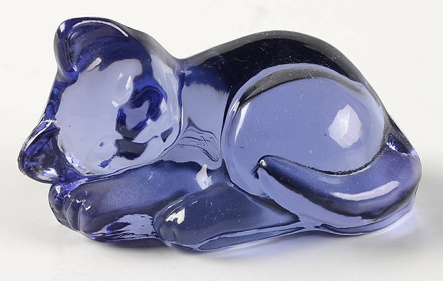 Animals and Figurines (Non Decorated) #5064 Sleeping Cat by Fenton-1
