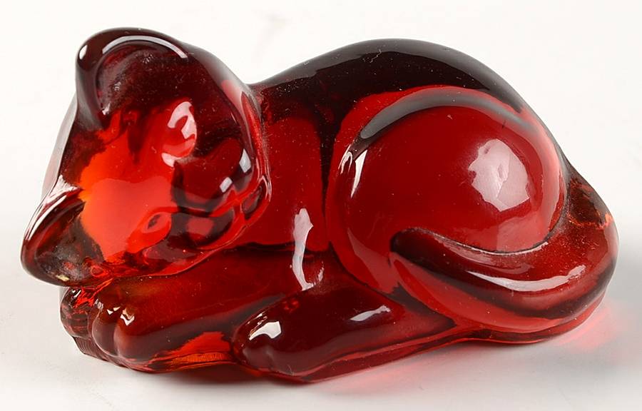 Animals and Figurines (Non Decorated) #5064 Sleeping Cat by Fenton-1