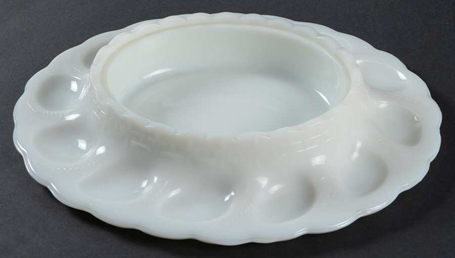 Animals and Figurines (Non Decorated) #5188 Deviled Egg Plate No Hen by Fenton-1