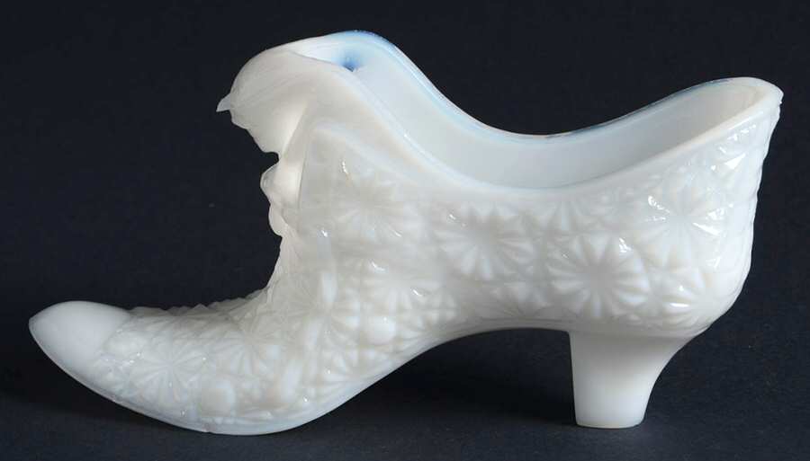 Animals and Figurines (Non Decorated) #1995 Slipper with Kitten by Fenton-1