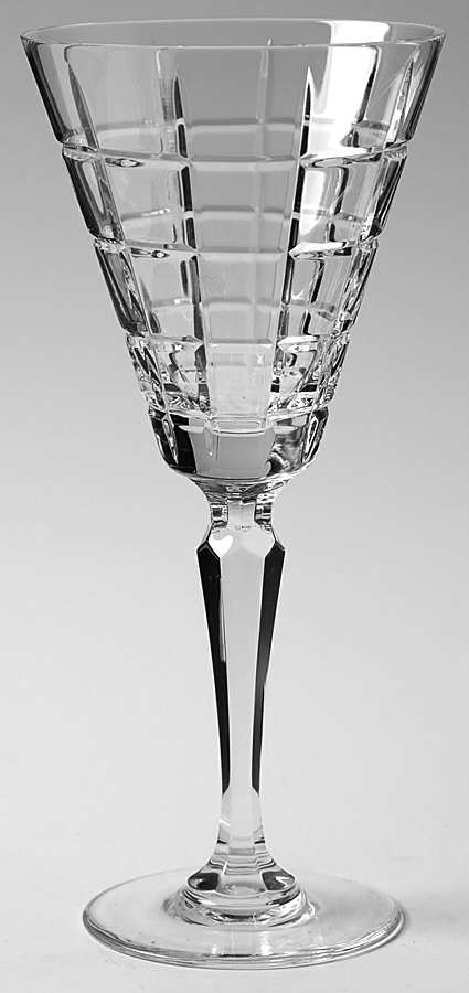 Metropolitan Clear Wine Glass by Faberge-1