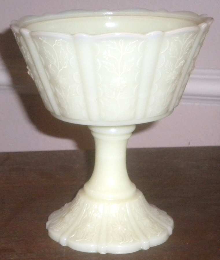 Custard Glossy Candy Box No Lid by Fenton-1