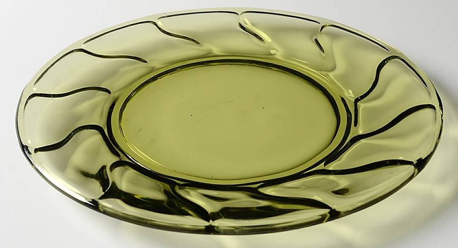 Jamestown Avocado Green Luncheon Plate by Fostoria-1