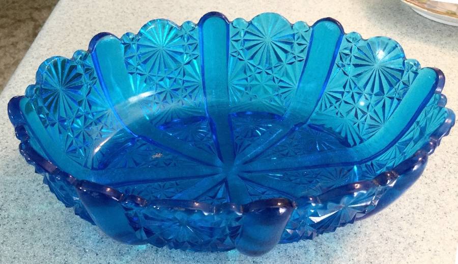 Daisy & Button Blue (Colonial Blue) 8" Oval Bowl by Fenton-1