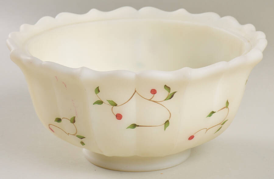 Twinning Berry Candy Box No Lid by Fenton-1