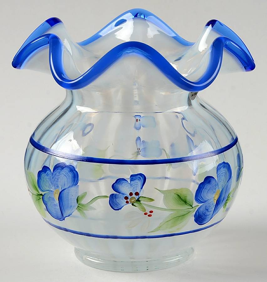 Qvc Exclusives #C6546 ZJ 4" Rib Optic Vase by Fenton-1
