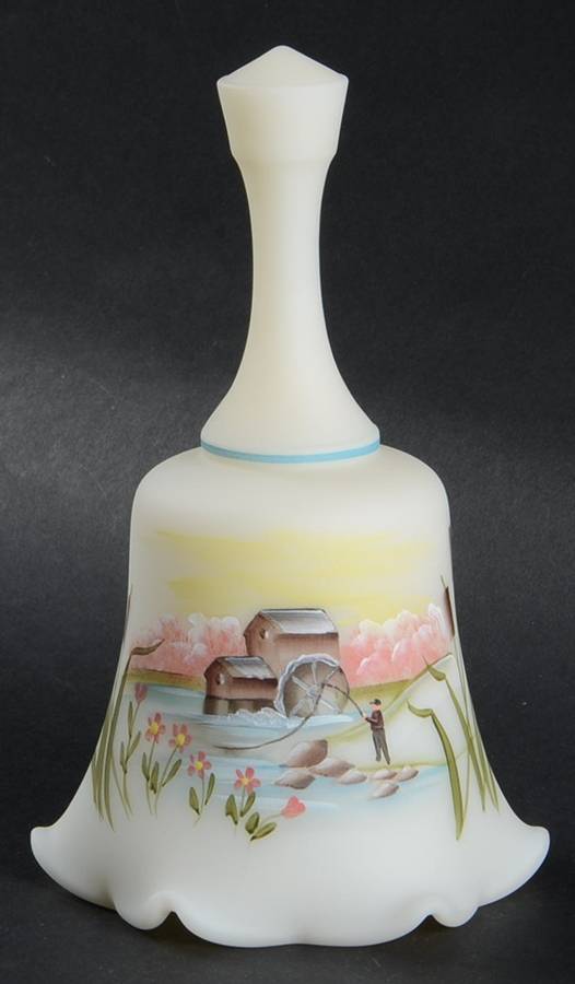 Qvc Exclusives #C33101 (C75626Y) 7" Star Crimp Bell by Fenton-1