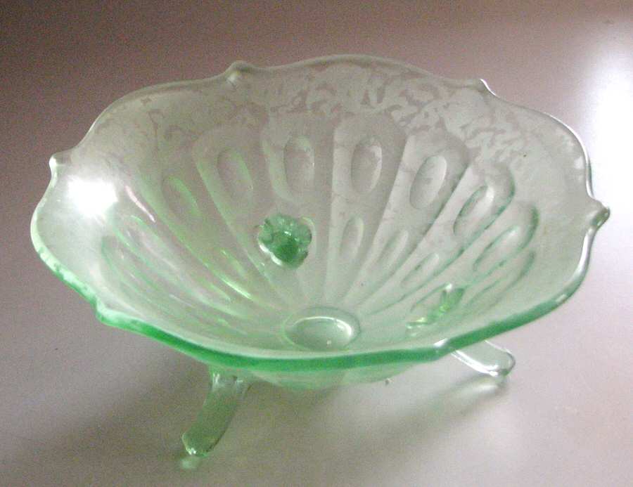Ming Green 7" 3-Toed Footed Bowl by Fenton-1