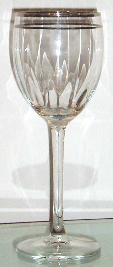 FUG12 Wine Glass by Fumo Brothers-1