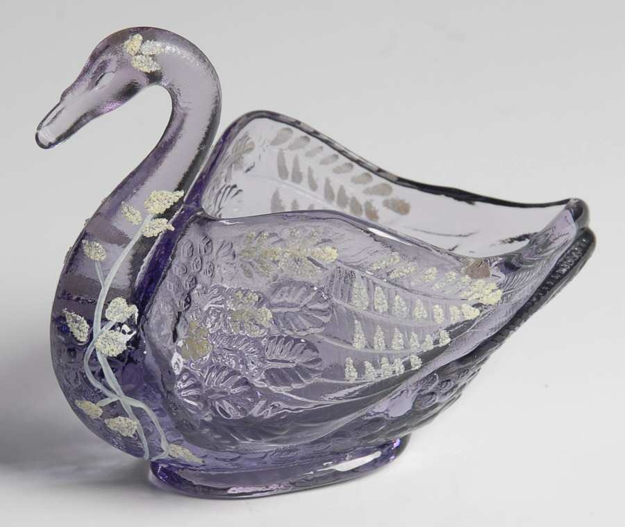 Animals and Figurines (Decorated, Not in Line) #5127 Open Swan by Fenton-1