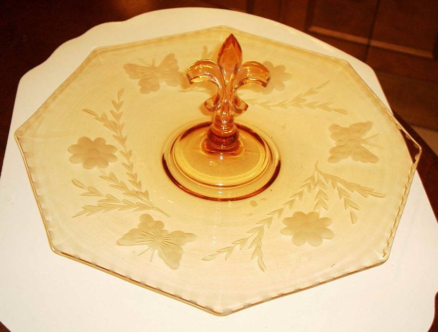 2342-1a Center Handle Tray by Fostoria-1