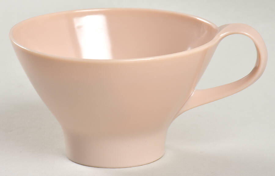 Casual Flair Melamine Footed Cup by Fostoria-1