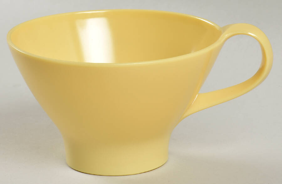 Casual Flair Melamine Footed Cup by Fostoria-1