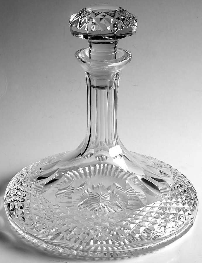 Claddagh (Older, Square Bowl) Ships Decanter & Stopper by Galway-1