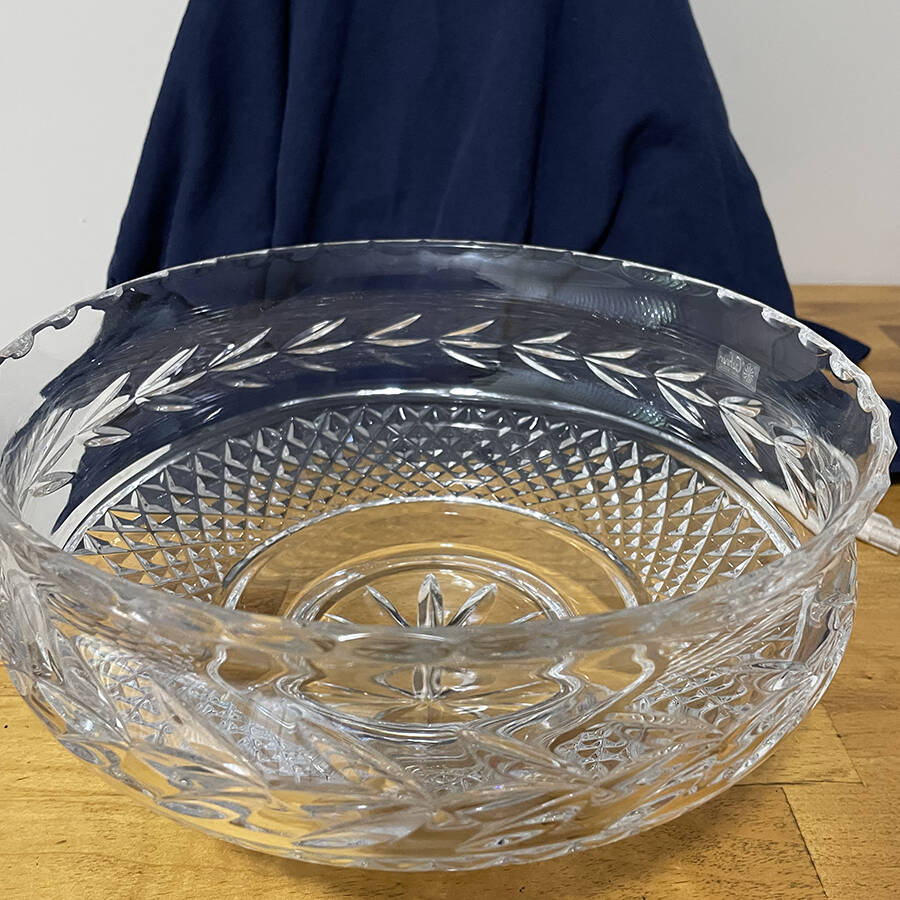 Leah (Newer) 9" Round Bowl by Galway-1