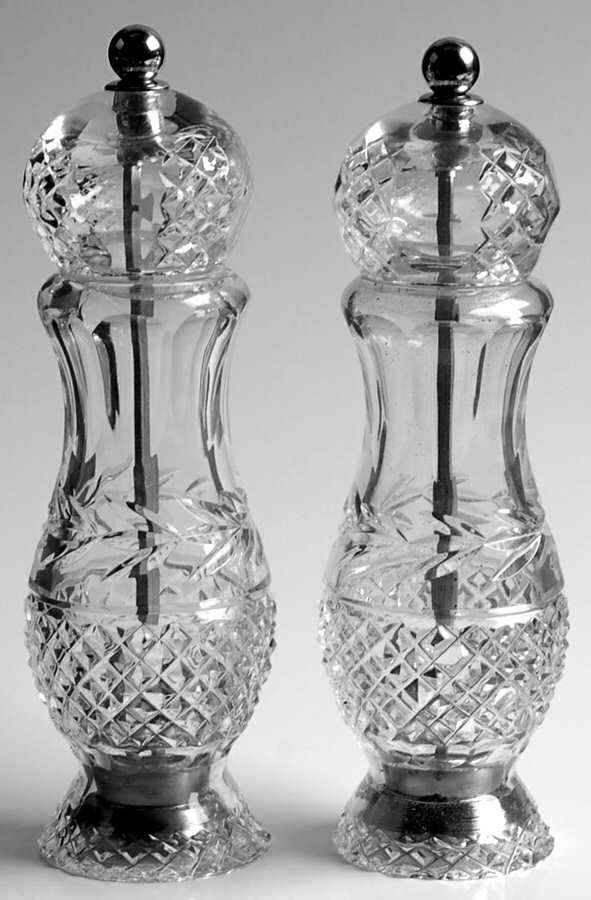 Leah (Newer) (Pair) Salt/Pepper Mills by Galway-1