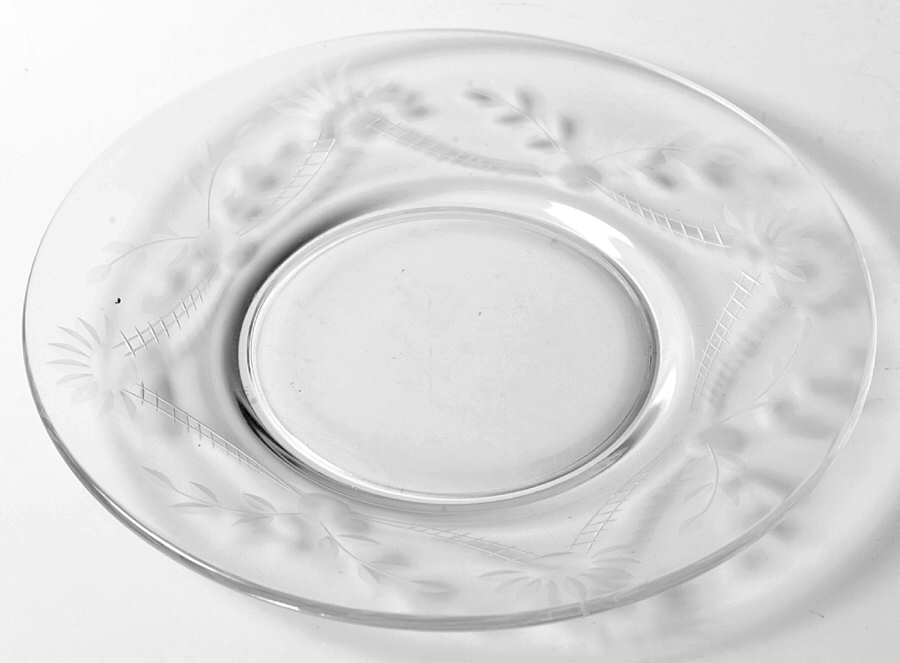 Logan Luncheon Plate by Glastonbury - Lotus-1