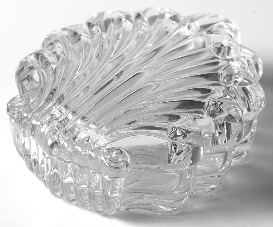 Chantilly (Vertical Cuts) 4" Shell Box & Lid by Gorham Crystal-1