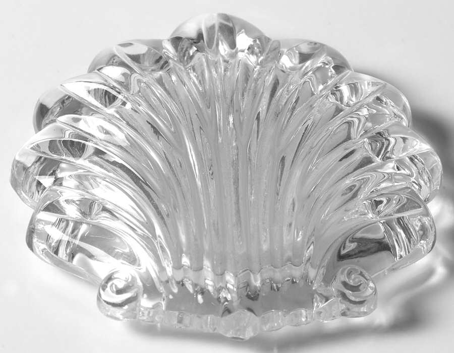 Chantilly (Vertical Cuts) Lid for 4" Shell Box by Gorham Crystal-1