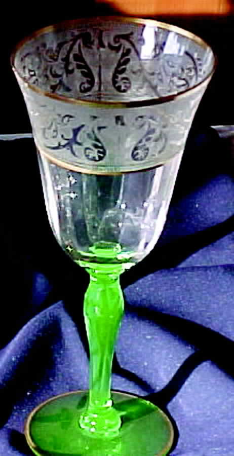 Decoration 889 Green (Gold Trim) Water Goblet by Glastonbury - Lotus-1