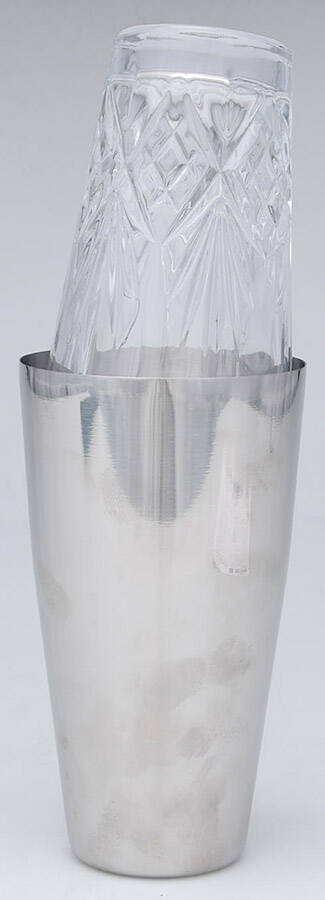 Dublin Cocktail Shaker & Lid by Godinger-1