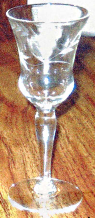 3720-8 Wine Glass by Glastonbury - Lotus-1