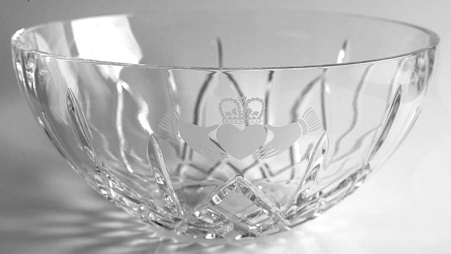 Claddagh (New Shape, 2007) 8" Round Bowl by Galway-1