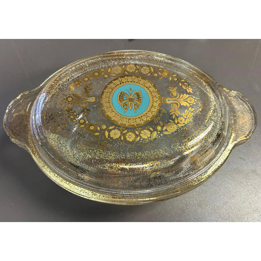 Embassy 3 Quart Round Covered Casserole by Georges Briard-1