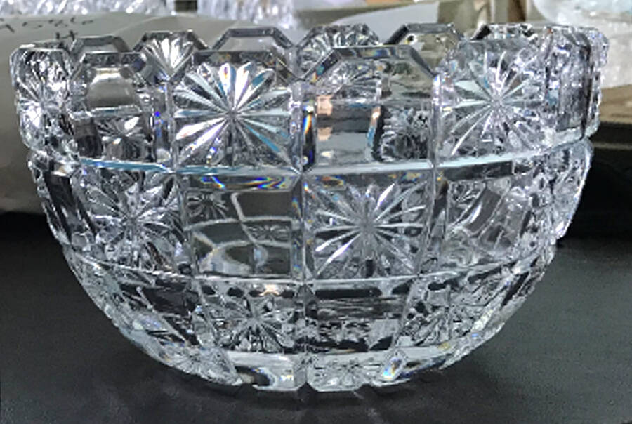 Emerald 9" Round Bowl by Godinger-1