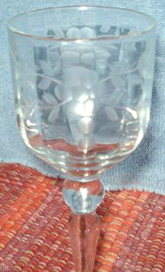 40-7 Wine Glass by Glastonbury - Lotus-1
