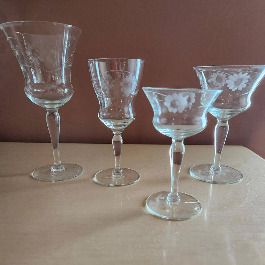3720-21 Wine Glass by Glastonbury - Lotus-1
