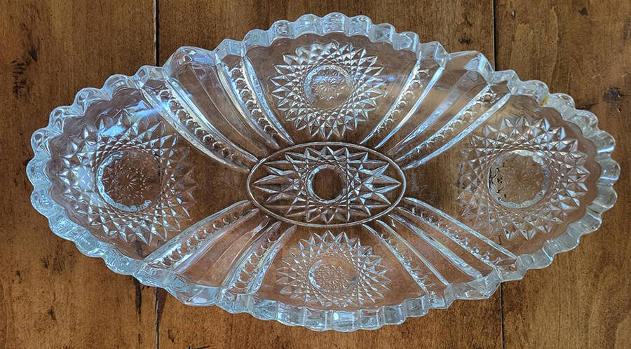 Beaded Panel Sunburst 11" Oval Bowl by Heisey-1