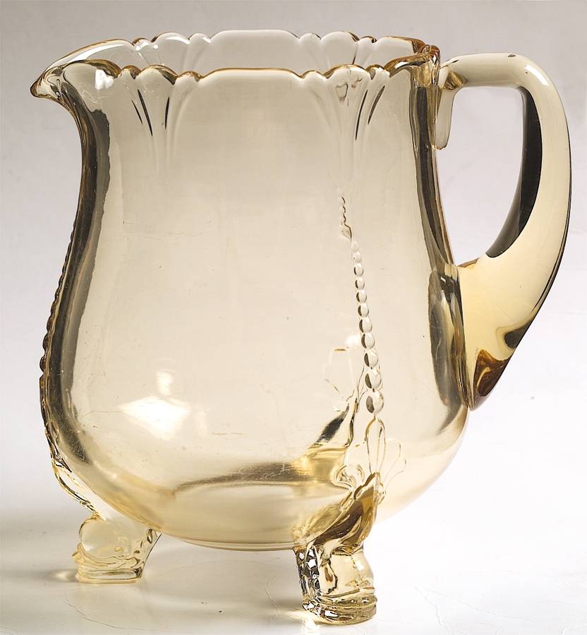 Empress Sahara 48 Oz 3-Toed Dolphin Jug by Heisey-1