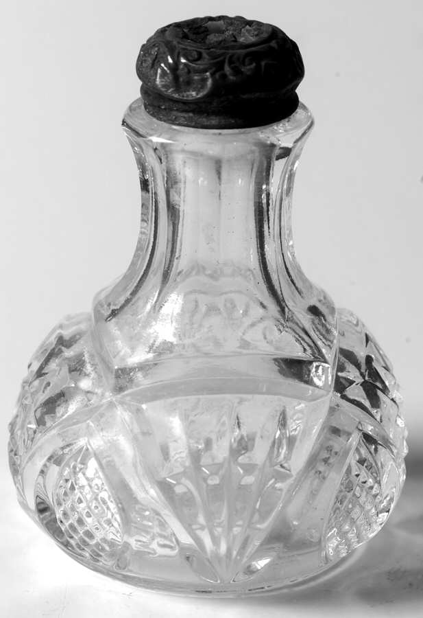 Pineapple and Fan Clear Shaker Set with Metal Lids by Heisey-1