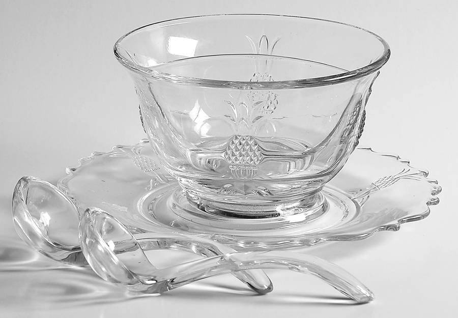 Plantation Pressed Mayo Div. & Underpl & 2 Ladles by Heisey-1