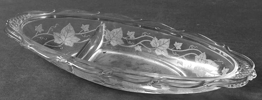 Plantation Ivy 13" Oval 2 Part Celery & Olive by Heisey-1
