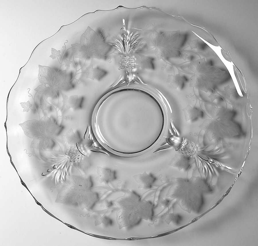 Plantation Ivy Medium Torte Plate by Heisey-1