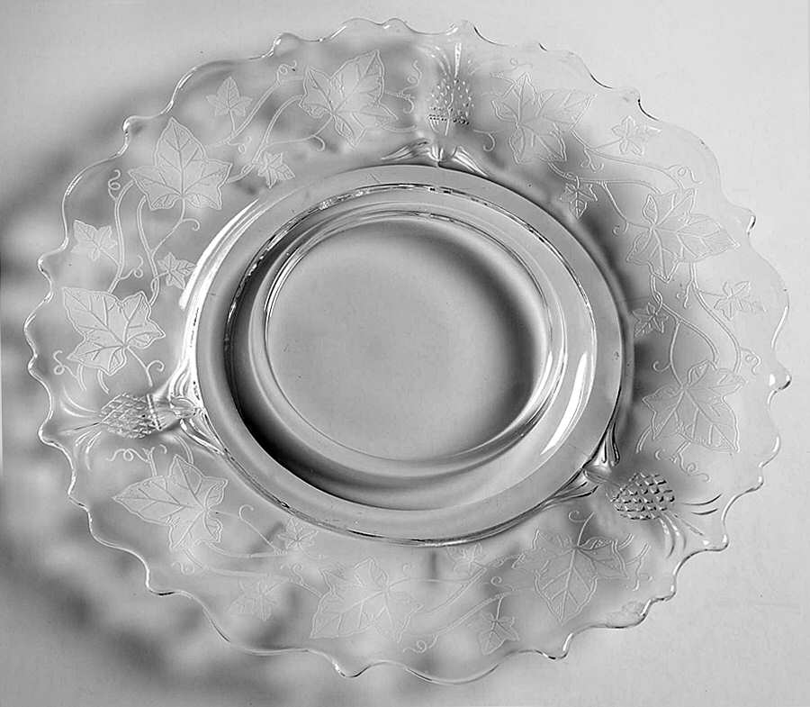 Plantation Ivy Mayonnaise Underplate Only by Heisey-1
