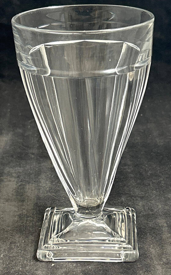 Twist Clear Iced Tea by Heisey-1