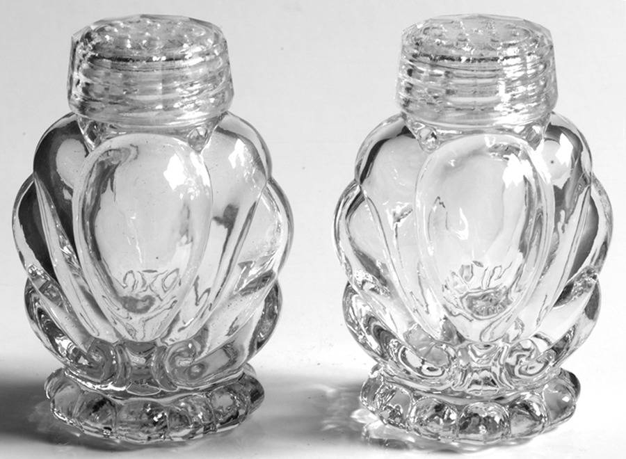Waverly Shaker Set with Glass Lids by Heisey-1