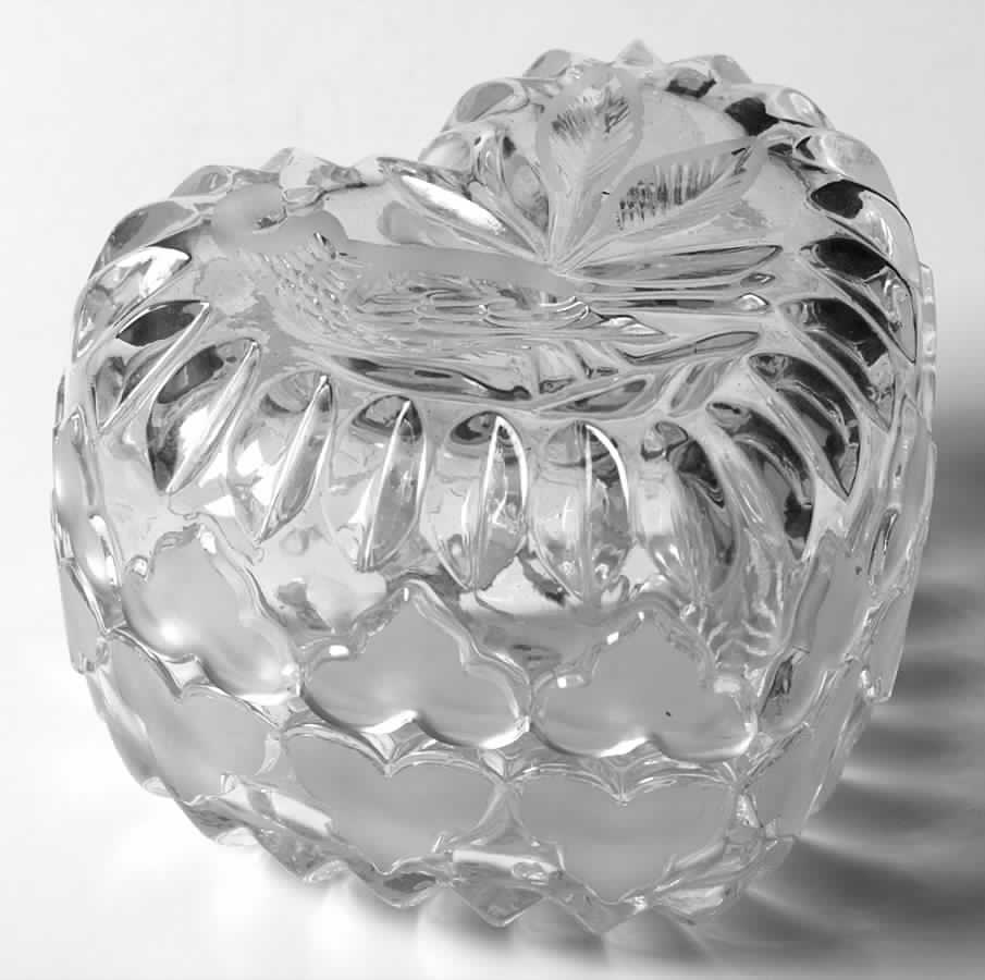 The Byrdes Collection Small Heart Box & Lid by Hofbauer-1