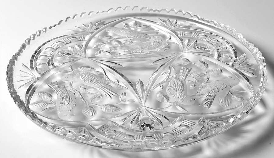 The Byrdes Collection 11" 3-Toed Plate by Hofbauer-1
