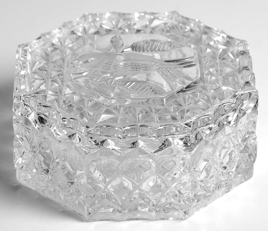 The Byrdes Collection 4" Octagonal Box & Lid by Hofbauer-1